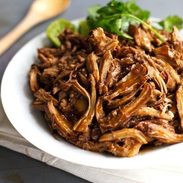 Honey Glazed Crockpot Chicken Adobo - simple pantry ingredients, hardly any hands-on time, 200 calories. | https://leichter-leben.today