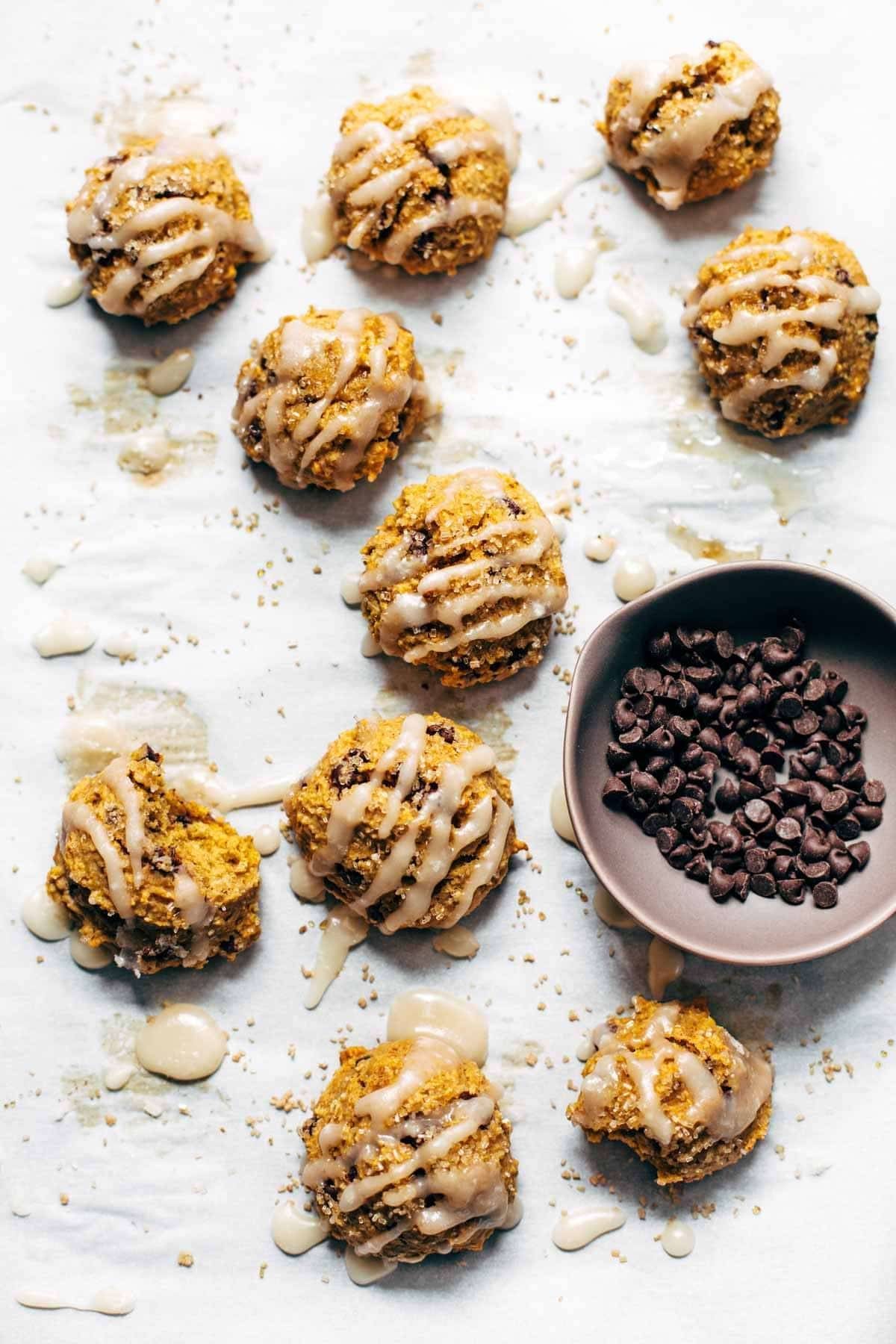Pumpkin Bites with Maple Glaze are a MUST for pumpkin lovers! made with easy ingredients like oats, pumpkin, maple syrup, and olive oil. | pinchofyum.com Pumpkin Bites with Maple Glaze are a MUST for pumpkin lovers! made with easy ingredients like oats, pumpkin, maple syrup, and olive oil. | pinchofyum.com